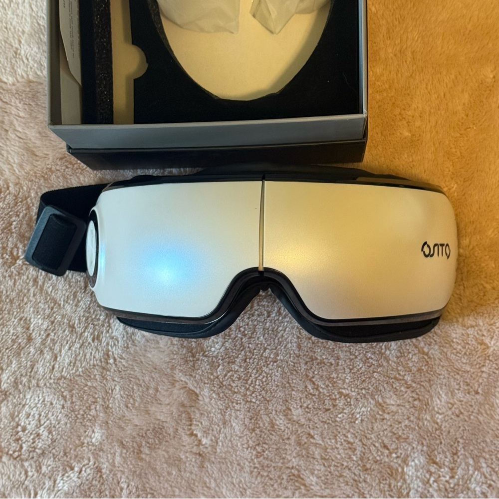 Black Air Pressure Eye Massager - Picture 7 of 13